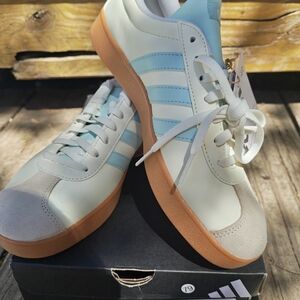 Adidas Men's Cream and Light Blue Sneakers